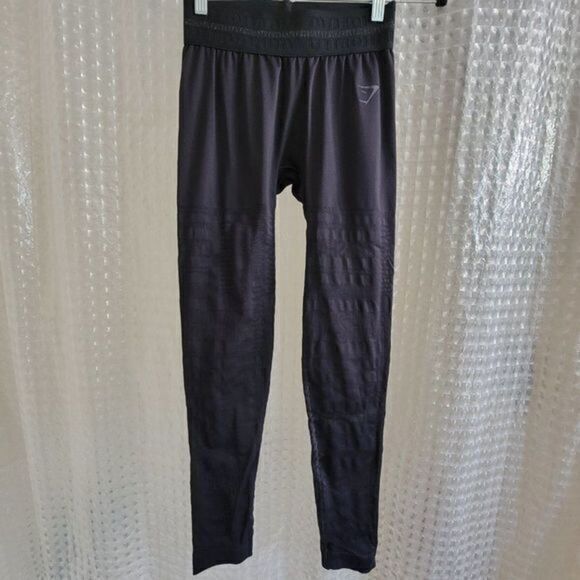 Gymshark Leggings Medium Black Allover Logo Print AOP High‎ Waist Cropped 26" - Picture 1 of 7